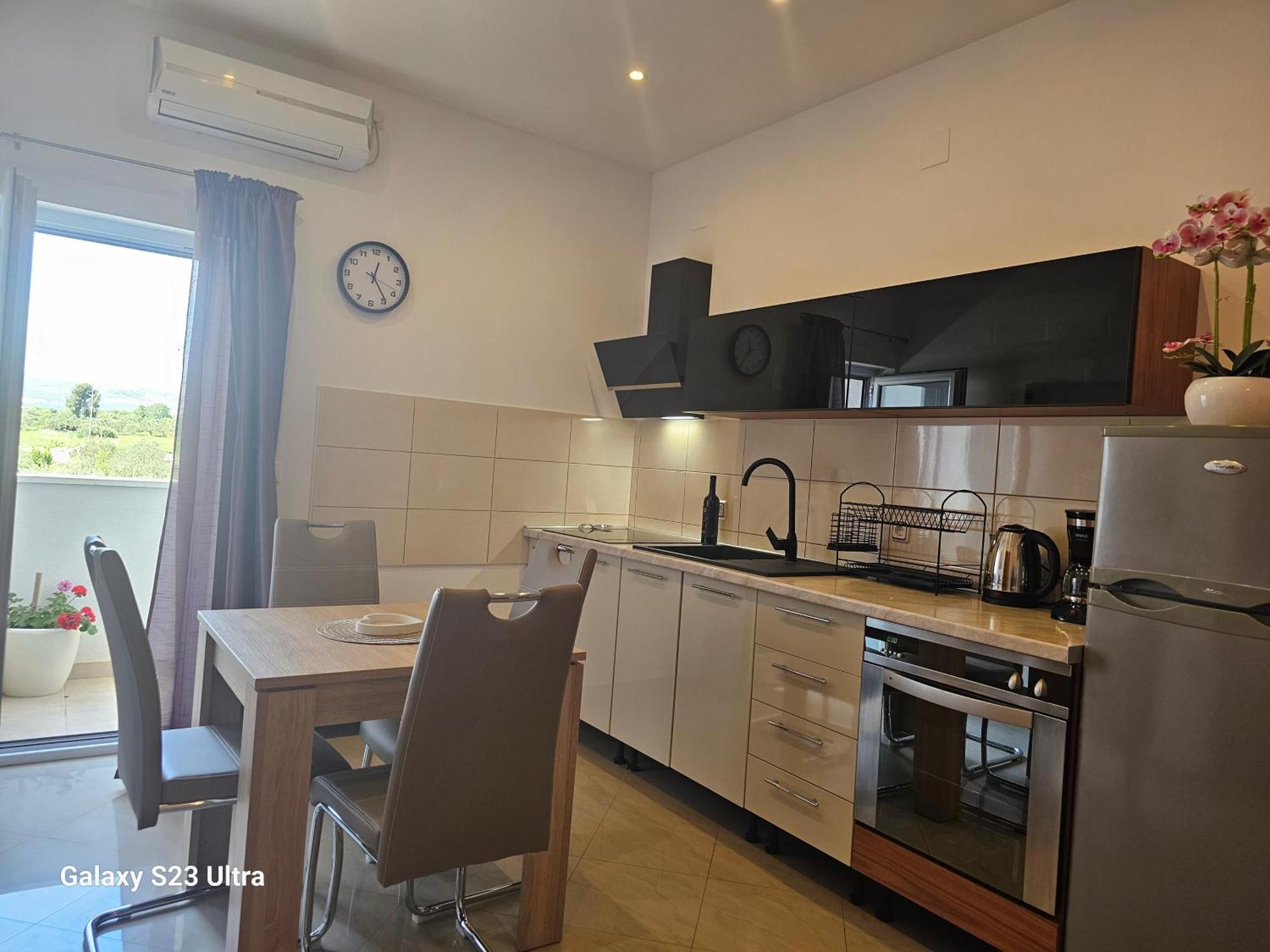 Apartmani Dianna Kastela Exterior photo
