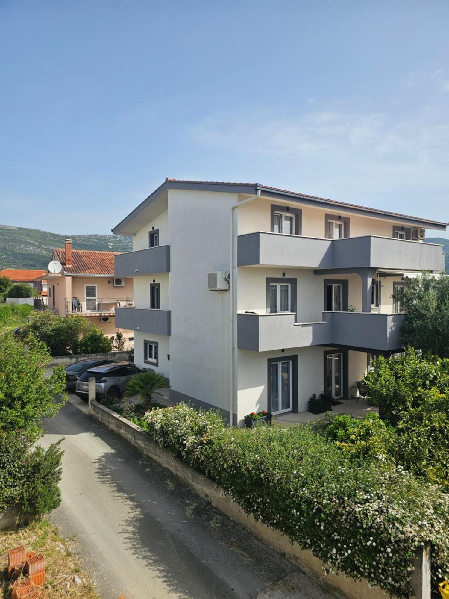 Apartmani Dianna Kastela Exterior photo